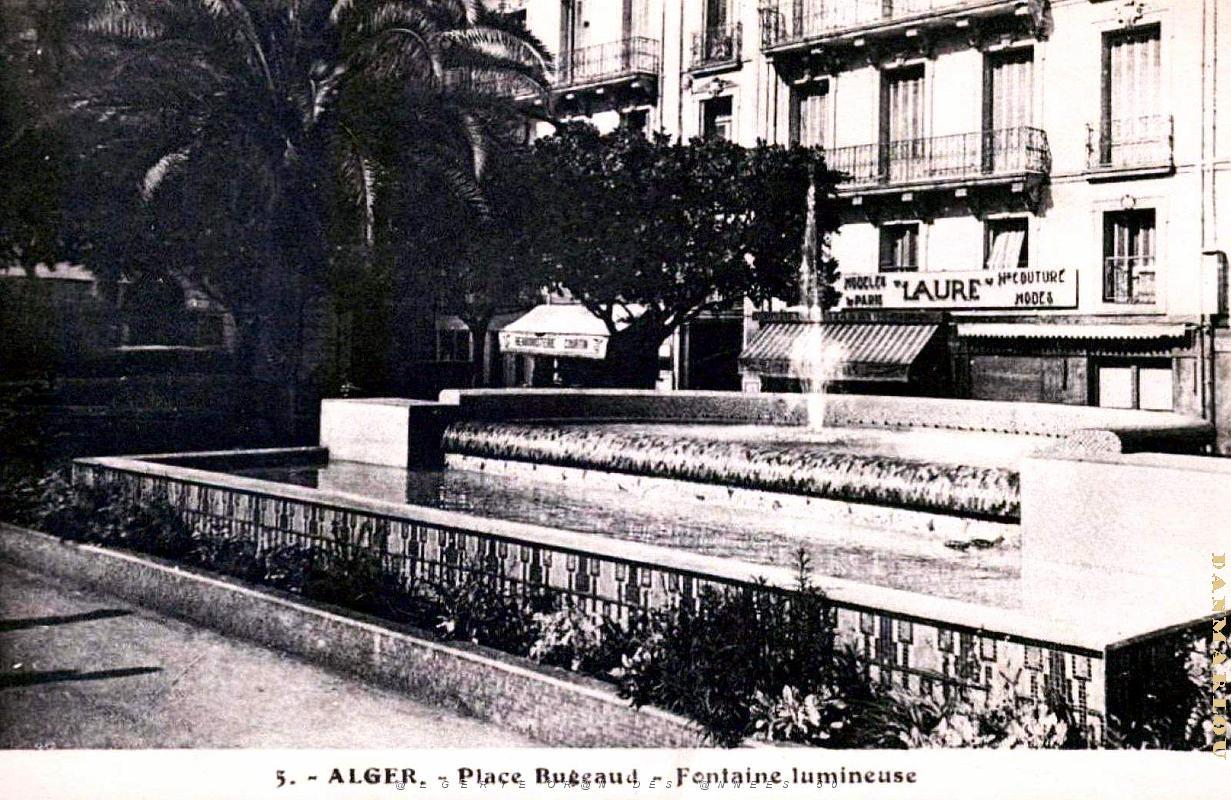 Alger - Place Bugeaud - Fontaine Lumineuse.jpg